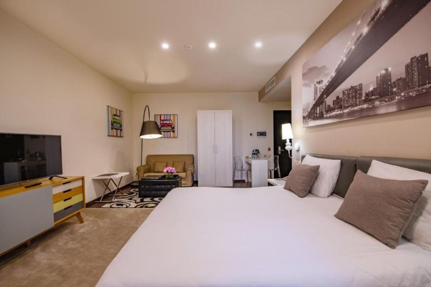 Deluxe King Room in Opera Suite Hotel Yerevan
