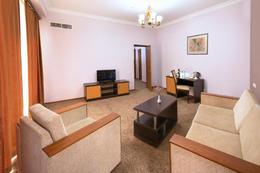 Luxe Room in Ani Central Inn, Yerevan-1
