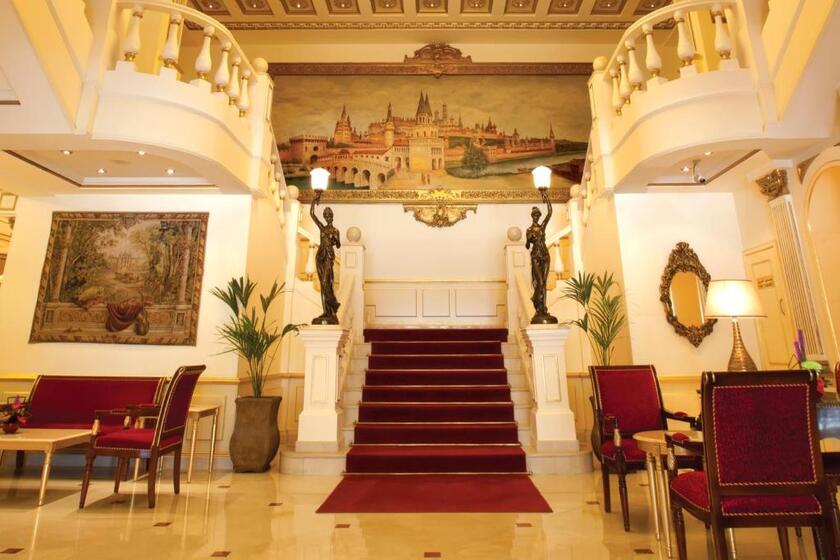lobby in hotel moscow dubai